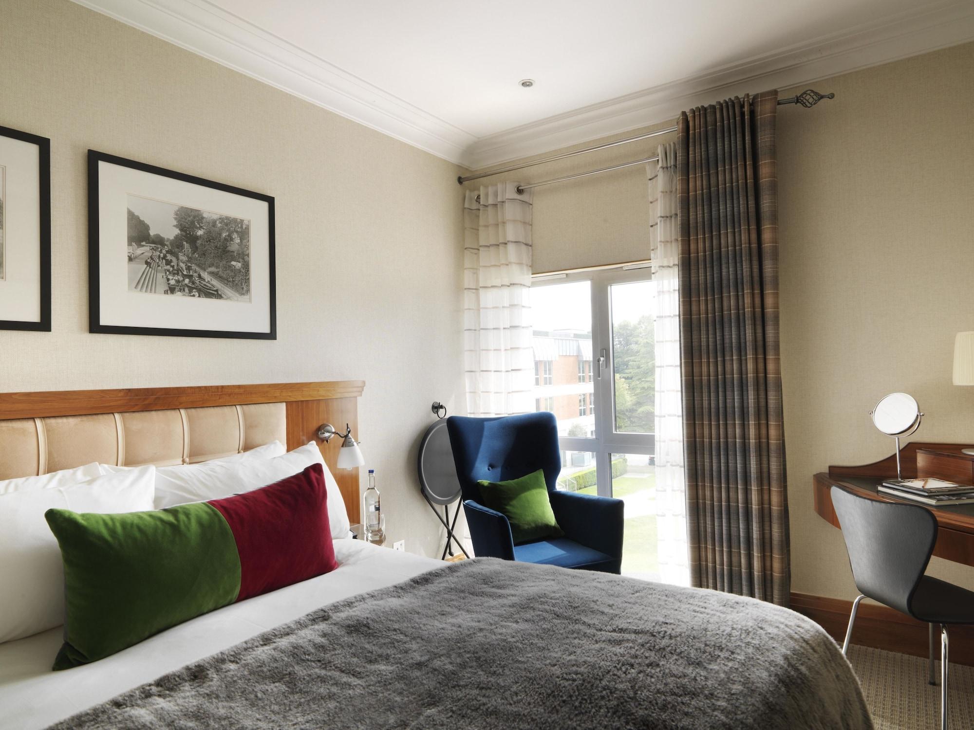 Отель The Runnymede On Thames (Adults Only) Эгэм Экстерьер фото