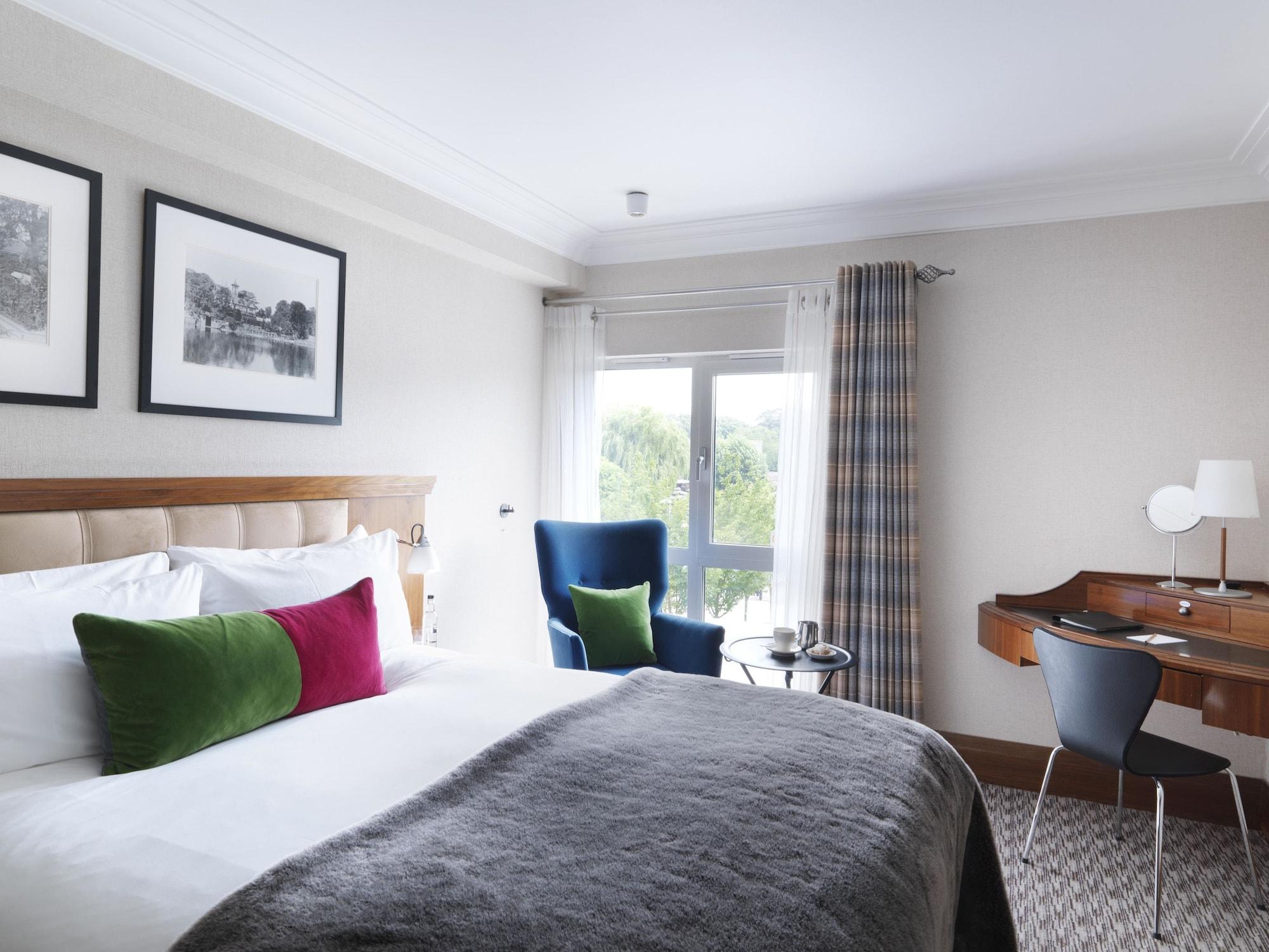Отель The Runnymede On Thames (Adults Only) Эгэм Экстерьер фото