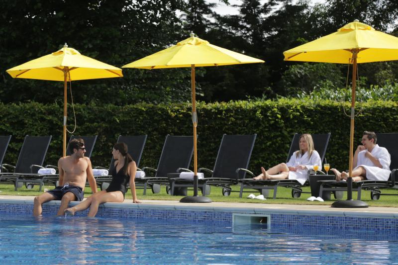 Отель The Runnymede On Thames (Adults Only) Эгэм Экстерьер фото